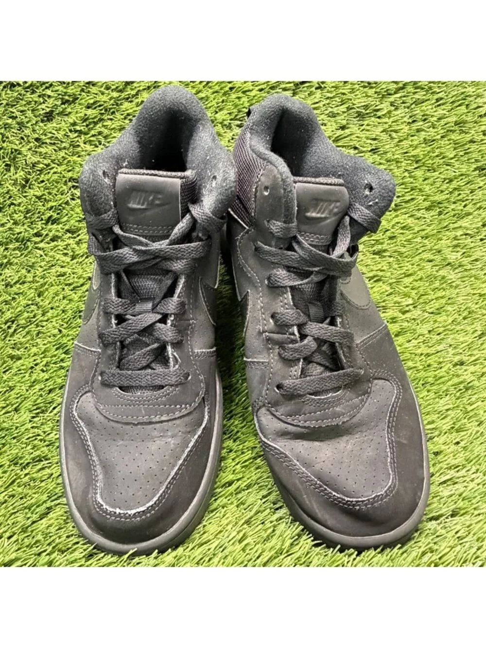 Nike Court Borough Mid GS Boys Size 5.5Y Black Athletic Lifestyle Shoes Sneakers